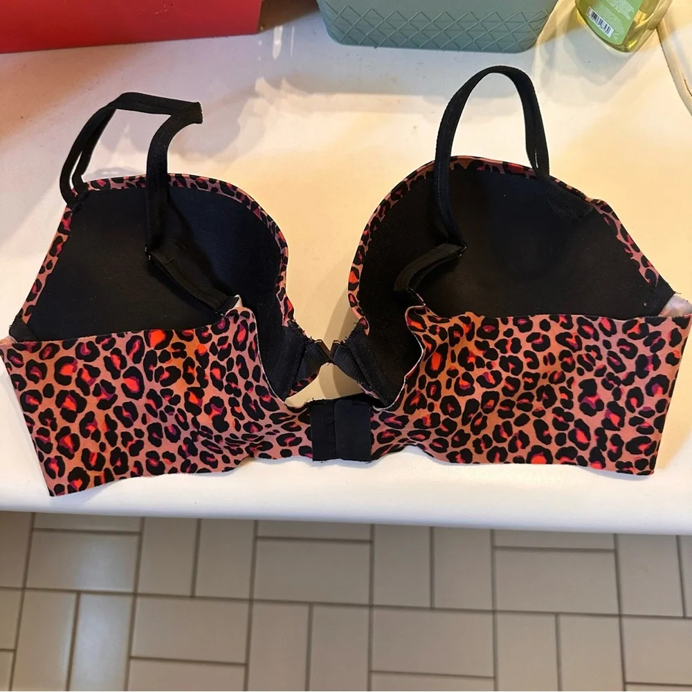 Victoria’s Secret push up bra pink leopard print - Picture 4 of 6